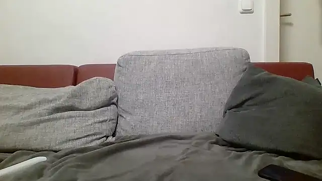 flo0083 online show from November 14, 2025, 2:38 pm