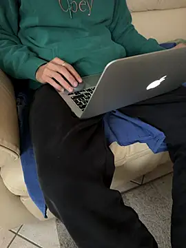 Snapshot of Manu97k chatting on October 29, 2025, 9:11 am Manu97k online show from October 29, 2025, 9:11 am