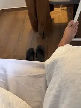 Snapshot of Manu97k chatting on December 1, 2025, 8:19 am Manu97k online show from December 1, 2025, 8:19 am