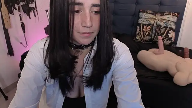 elowen halley1 online show from September 14, 2025, 6:51 pm