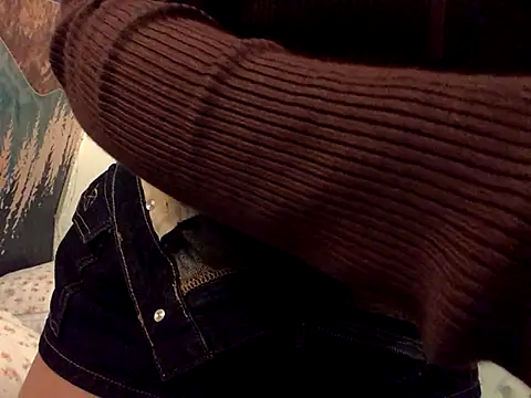 AuraLush online show from September 23, 2025, 3:09 am