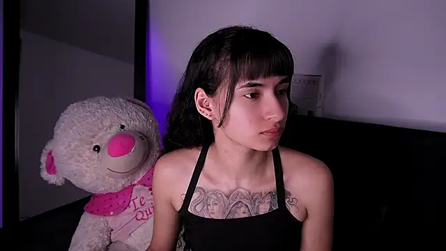 Snapshot of Alynn_Bri_ chatting on July 31, 2026, 2:11 am Alynn Bri online show from July 31, 2026, 2:11 am