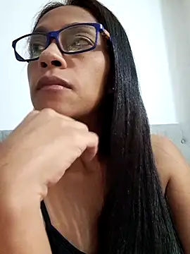 sarah garcia  online show from June 6, 2026, 5:56 am