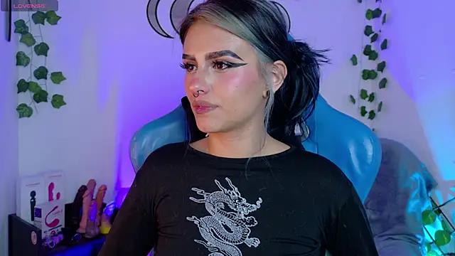 Snapshot of blue_kitten chatting on September 18, 2025, 6:04 am blue kitten online show from September 18, 2025, 6:04 am