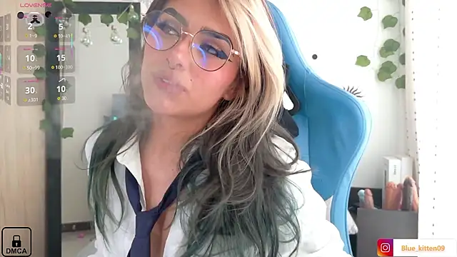 Snapshot of blue_kitten chatting on February 28, 2026, 10:11 pm blue kitten online show from February 28, 2026, 10:11 pm