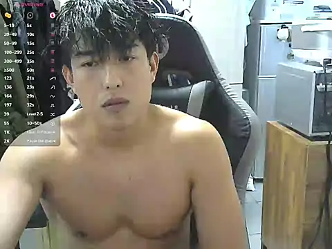 Snapshot of hunterXhan chatting on February 2, 2026, 4:06 pm hunterXhan online show from February 2, 2026, 4:06 pm