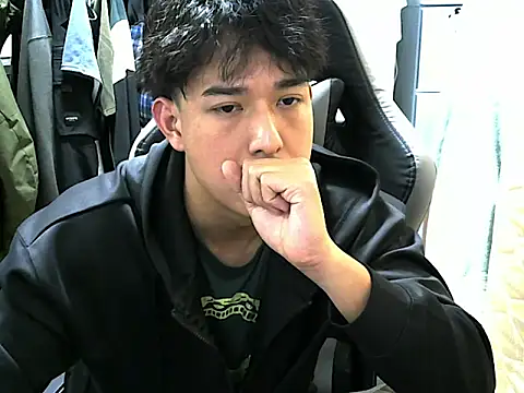 Snapshot of hunterXhan chatting on February 9, 2026, 1:59 pm hunterXhan online show from February 9, 2026, 1:59 pm