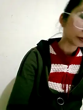 Snapshot of Joywhar chatting on December 14, 2025, 6:23 pm Joywhar online show from December 14, 2025, 6:23 pm