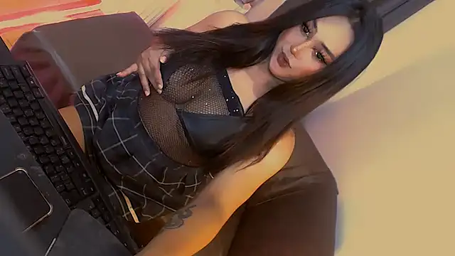 Snapshot of Lilly-lou chatting on November 20, 2025, 5:07 am Lilly-lou online show from November 20, 2025, 5:07 am