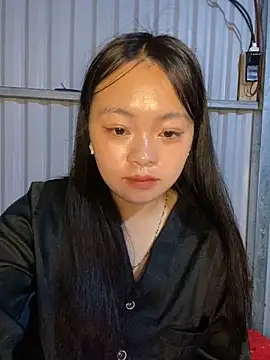 Julia-Elsa online show from October 12, 2025, 5:23 pm