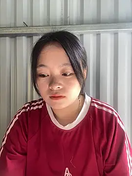 Julia-Elsa online show from October 19, 2025, 7:20 am