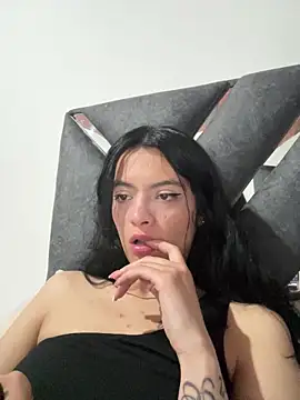 Snapshot of LiaCollings chatting on November 24, 2025, 1:00 pm LiaCollings online show from November 24, 2025, 1:00 pm