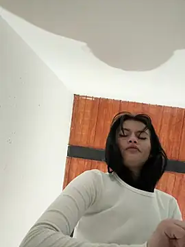 LiaCollings online show from July 6, 2026, 11:29 am