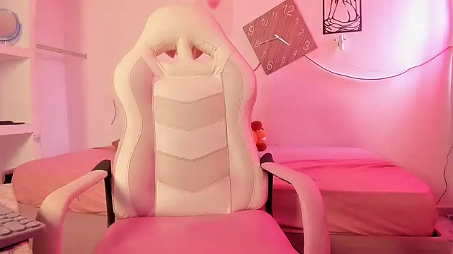 Snapshot of Valy_hot chatting on October 3, 2025, 2:58 pm Valy hot online show from October 3, 2025, 2:58 pm