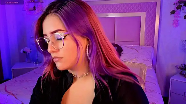 Snapshot of AlanaOdison chatting on November 10, 2025, 9:03 pm AlanaOdison online show from November 10, 2025, 9:03 pm