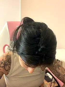 mrskarmaa online show from November 8, 2025, 6:24 am