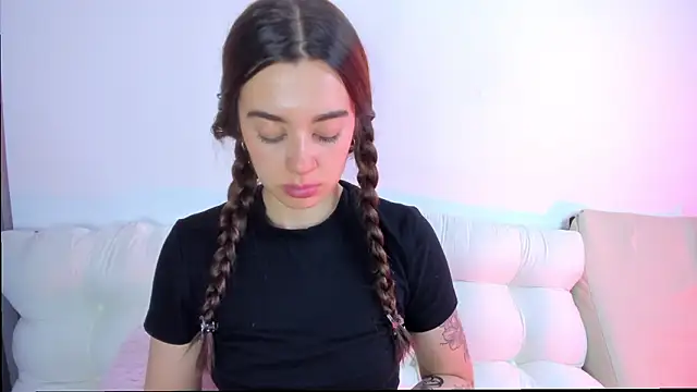 Snapshot of MissLana77 chatting on February 8, 2026, 12:58 am MissLana77 online show from February 8, 2026, 12:58 am