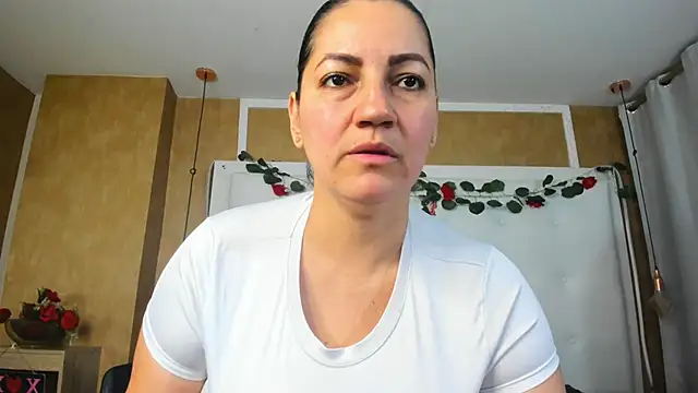 Heidy milf online show from May 25, 2026, 8:15 pm