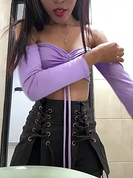 Snapshot of luxurykatty chatting on March 1, 2026, 7:38 pm luxurykatty online show from March 1, 2026, 7:38 pm