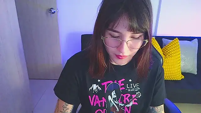 Snapshot of Yulienneg chatting on February 1, 2026, 1:04 am Yulienneg online show from February 1, 2026, 1:04 am