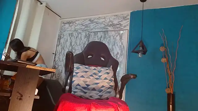 hanna mooreee online show from March 5, 2026, 6:59 pm