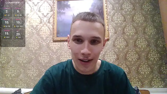 Snapshot of your___honeyy chatting on October 28, 2025, 9:13 am your honeyy online show from October 28, 2025, 9:13 am