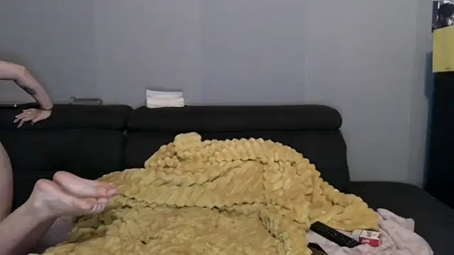 Snapshot of asherastardust chatting on November 23, 2025, 1:05 am asherastardust online show from November 23, 2025, 1:05 am