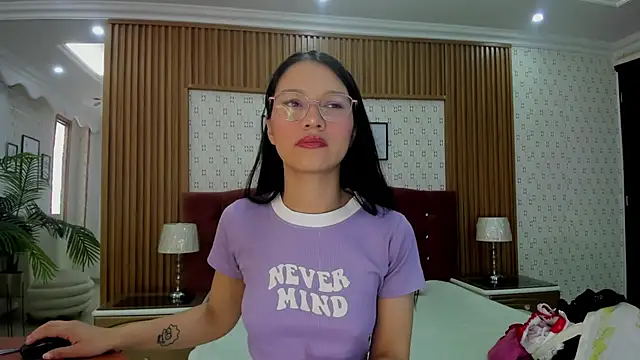 Sophie Calloway online show from November 12, 2025, 2:50 pm