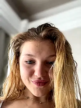 Emaline Fane online show from October 18, 2025, 9:32 am