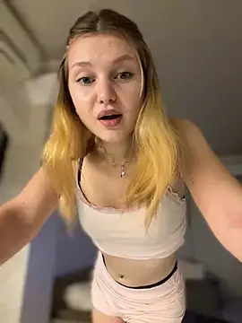 Emaline Fane online show from December 3, 2025, 6:17 pm