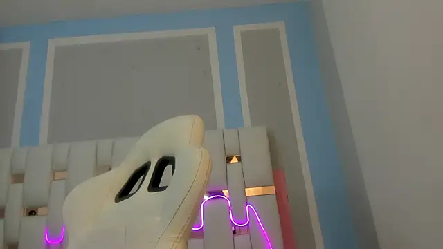 MilkWhore1 online show from February 9, 2026, 7:51 pm