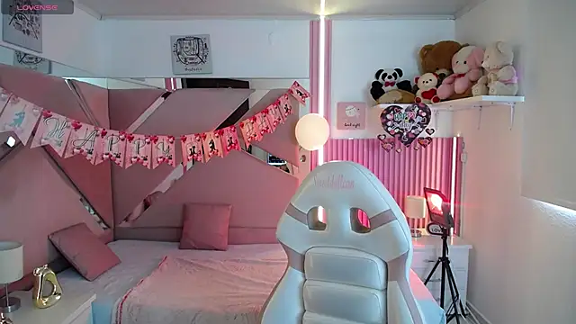 Snapshot of Mia_garcia28 chatting on February 19, 2026, 8:05 pm Mia garcia28 online show from February 19, 2026, 8:05 pm