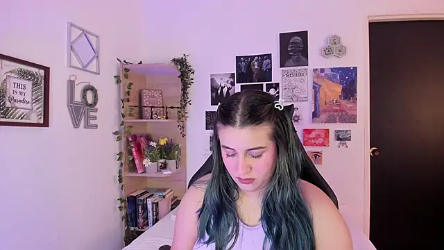 Lana Herondale online show from November 5, 2025, 9:15 pm