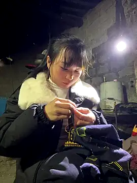 Sunyinn online show from December 16, 2025, 2:27 am