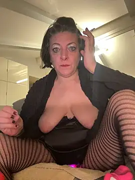Snapshot of cicetta chatting on October 4, 2025, 2:42 am cicetta online show from October 4, 2025, 2:42 am
