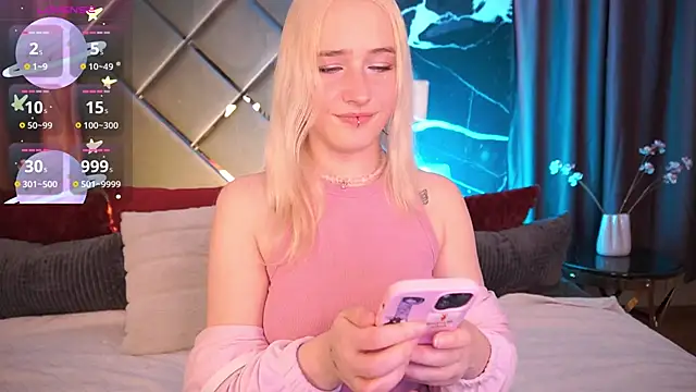 Snapshot of LilElfie chatting on March 10, 2026, 8:47 pm LilElfie online show from March 10, 2026, 8:47 pm