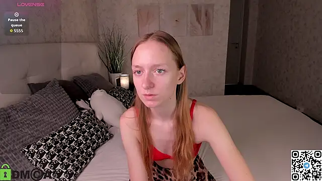 Snapshot of Mia_E1fie chatting on October 30, 2025, 7:10 am Mia E1fie online show from October 30, 2025, 7:10 am