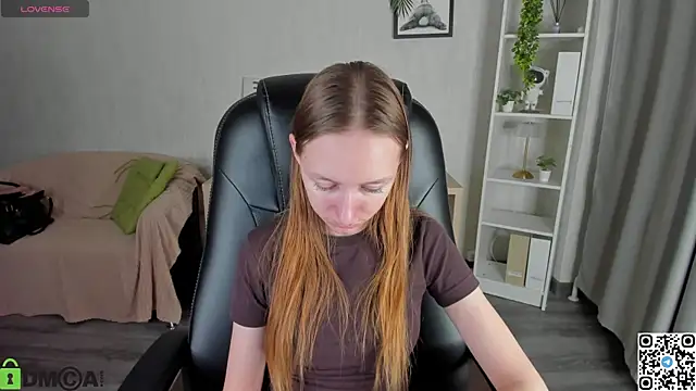 Snapshot of Mia_E1fie chatting on November 4, 2025, 9:52 am Mia E1fie online show from November 4, 2025, 9:52 am