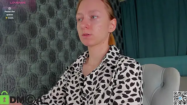 Snapshot of Mia_E1fie chatting on November 6, 2025, 9:32 am Mia E1fie online show from November 6, 2025, 9:32 am