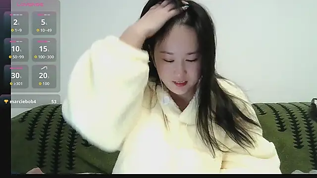 Snapshot of Belinda66 chatting on December 17, 2025, 2:23 pm Belinda66 online show from December 17, 2025, 2:23 pm