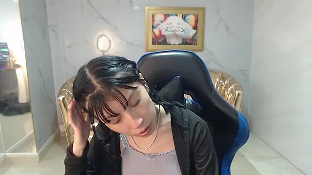 Snapshot of verana_s chatting on October 24, 2025, 8:33 am verana s online show from October 24, 2025, 8:33 am