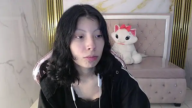 Snapshot of verana_s chatting on November 19, 2025, 8:31 pm verana s online show from November 19, 2025, 8:31 pm