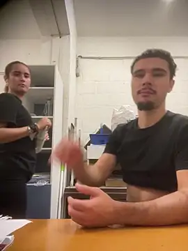 los freaky online show from October 19, 2025, 9:10 am