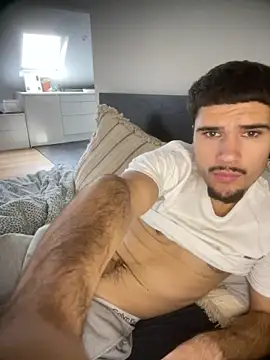 los freaky online show from November 10, 2025, 1:43 pm