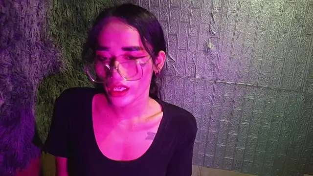 Madylinebigcock69 online show from July 17, 2026, 3:24 am
