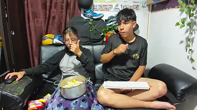 Snapshot of Donuts_DD chatting on September 26, 2025, 7:34 am Donuts DD online show from September 26, 2025, 7:34 am