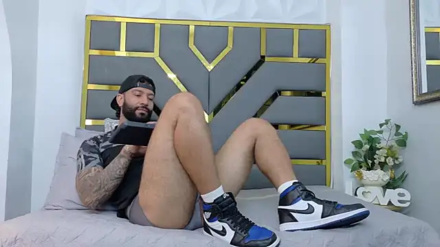 yorbymaxx online show from October 22, 2025, 2:17 pm