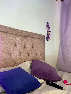 kendra smiitch online show from February 25, 2026, 2:32 am