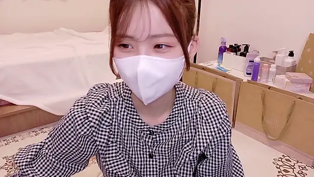 Snapshot of Ema_o0_chan chatting on September 14, 2025, 11:42 am Ema o0 chan online show from September 14, 2025, 11:42 am
