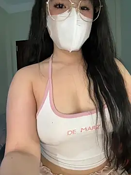 Snapshot of Donna11 chatting on February 6, 2026, 2:05 am Donna11 online show from February 6, 2026, 2:05 am